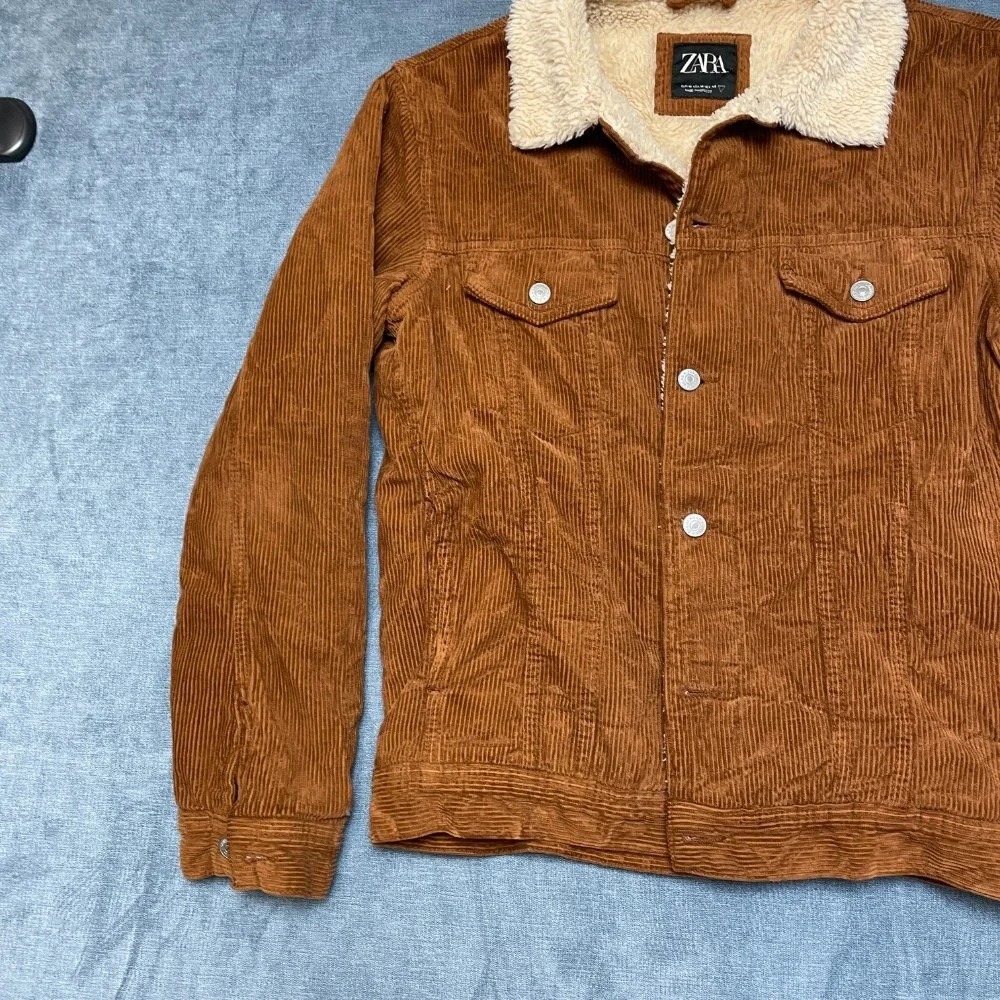 Zara Corduroy Trucker Jacket Mens Medium Brown Sherpa Lined Button Front Winter